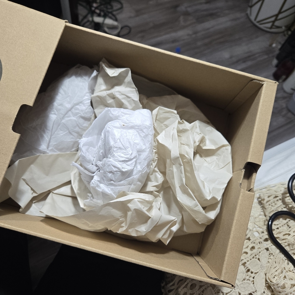 Empty Adidas Yeezy Boost 360 Or 700 Boxes - Picture 5 of 13